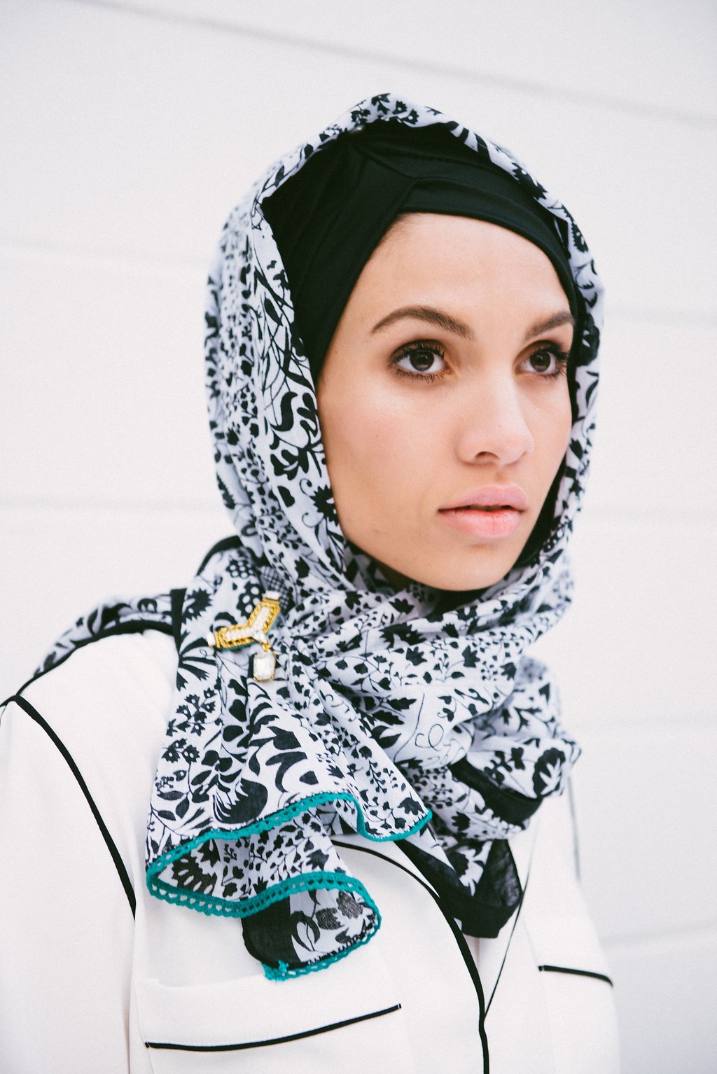 Flowerbeds Scarf - Reina Valentina