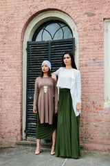 Yvonne Cardigan-White - Reina Valentina