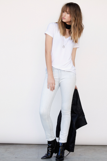 WHITE V-NECK TSHIRT - Reina Valentina