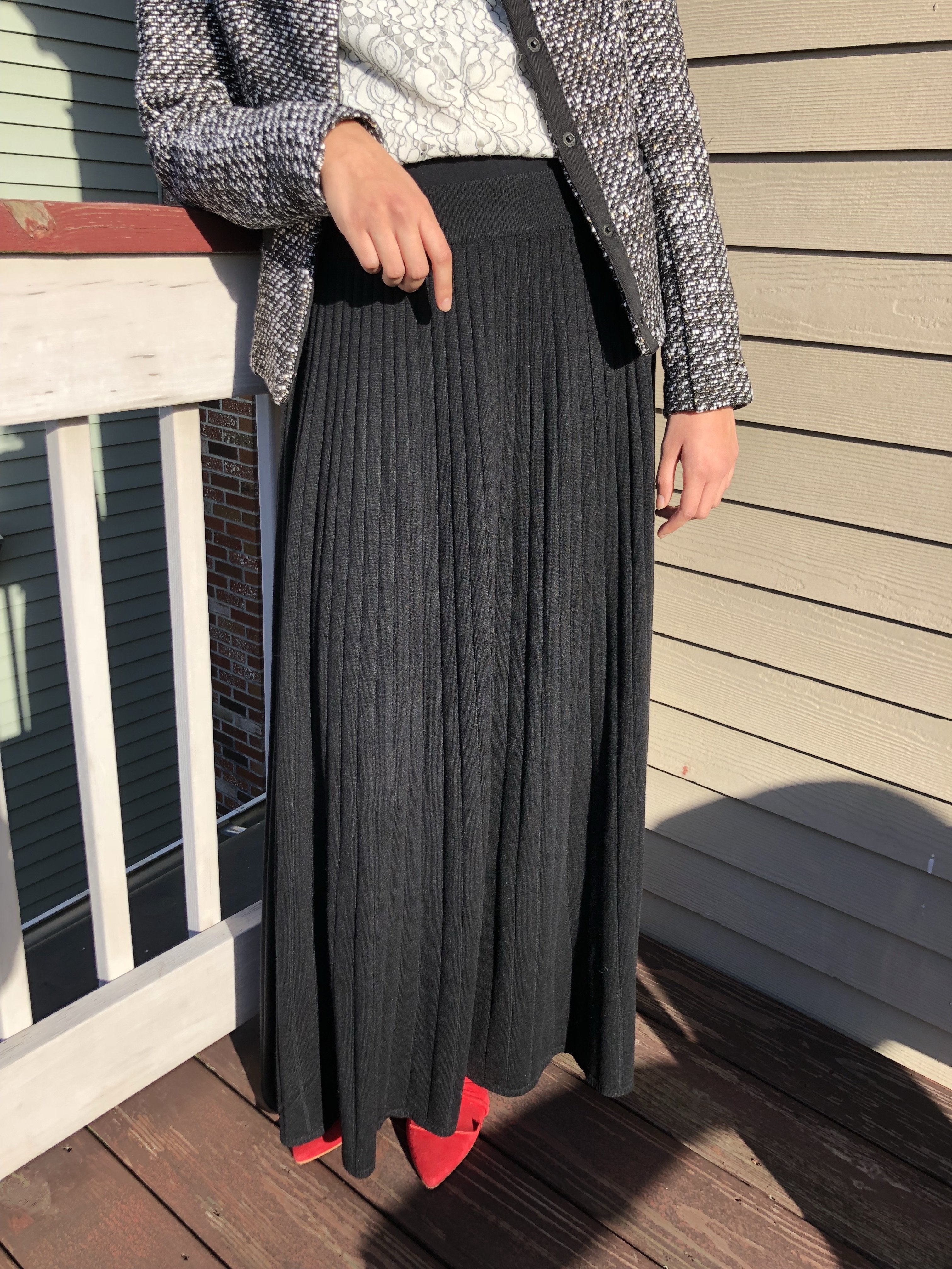 Cordion Ribbed Maxi Skirt - Black - Reina Valentina